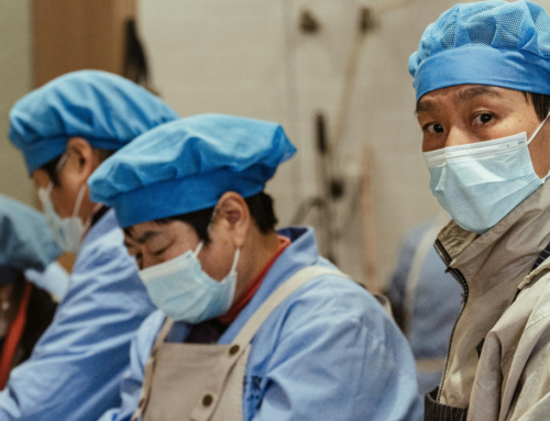 Disposable vs Reusable Cleanroom Wipers: Pros, Cons & Compliance