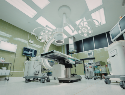 How Cleanroom Construction Supports Compliance in Medical Device Manufacturing